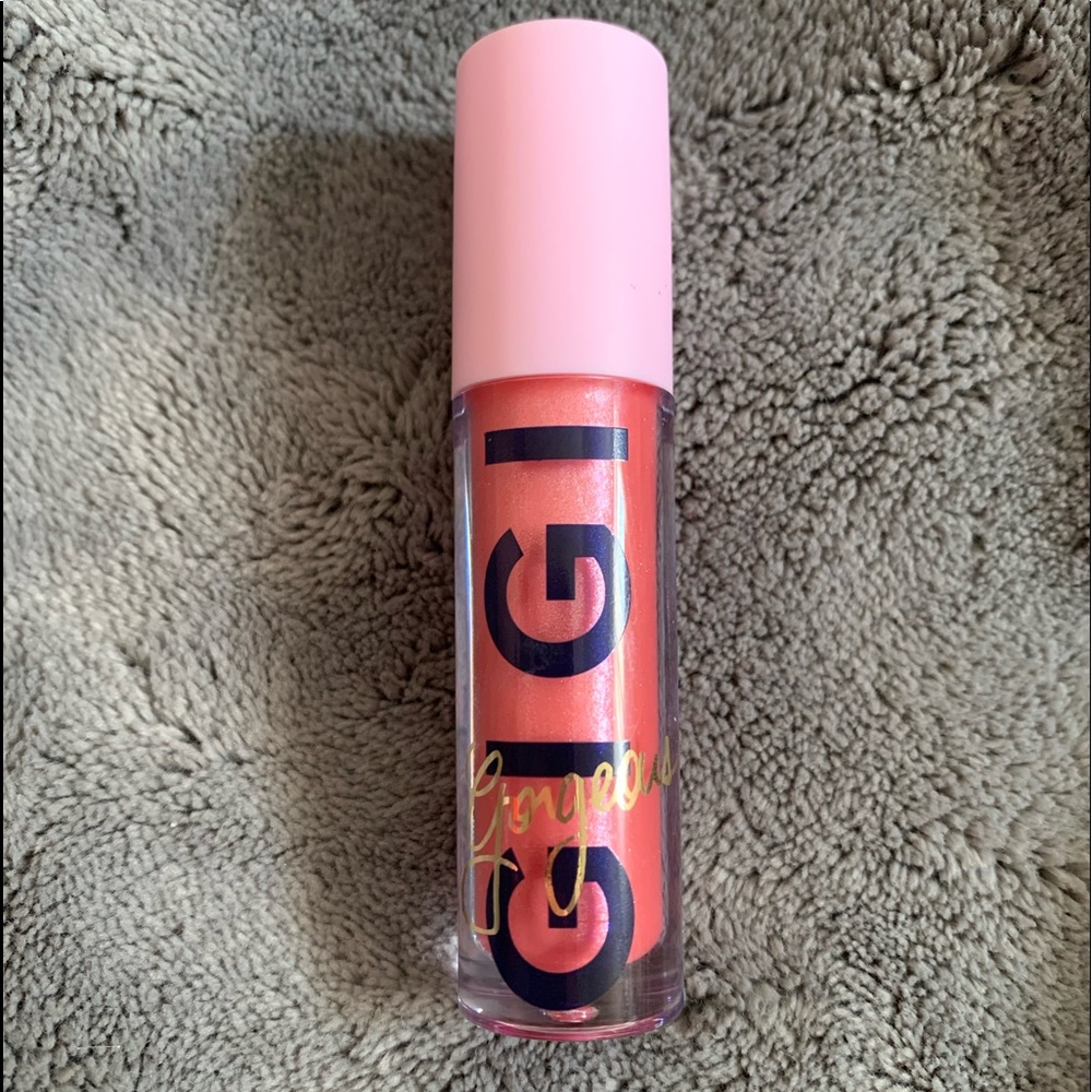 Gigi Gorgeous lipgloss